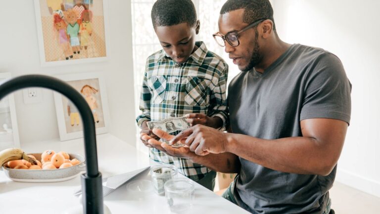 How To Share Essential Money Lessons Across Generations?